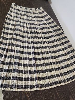 Agatha Brown Vintage Print Skirt 100% silk Sz 12 Midi